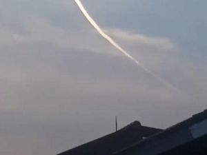 TNI AU Bicara Video Garis Putih Racun di Langit Jagakarsa