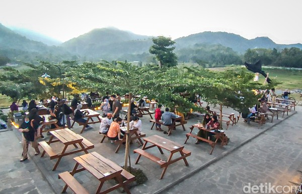 Ada peningkatan pengunjung dengan turunya PPKM Level di Yogyakarta. (Jalu Rahman Dewantara /detikcom) Ada peningkatan pengunjung dengan turunya PPKM Level di Yogyakarta. (Jalu Rahman Dewantara /detikcom)