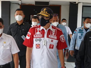 Seragam Lapangan Yasonna Disorot Warganet, Kemenkumham: Senyumin Aja
