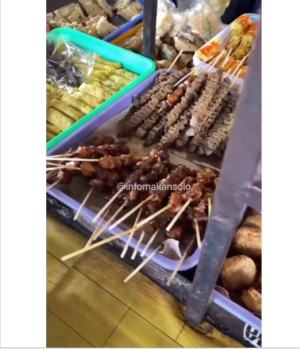 Angkringan Ini Jual 10 Jenis Nasi Bungkus, Ada Nasi Padang Harga Rp 2.000