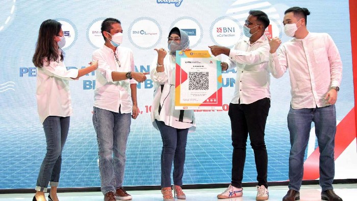 BNI Hadirkan Solusi Digital bagi Merchant UMKM Buku Warung BNI menghadirkan sistem pembayaran digital bagi merchant UMKM Buku Warung. Hal ini ditandai dengan penandatangan Kemitraan Digital antara BNI dan Buku Warung di Jakarta.