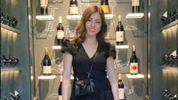 Dhena Devanka tahun ini merayakan ulang tahunnya hanya dengan tiga anaknya dan keluarga. Tidak ada lagi kejutan manis dari Jonathan Frizzy seperti 9 tahun sebelumnya. Foto: dok. Instagram Dhena Devanka
