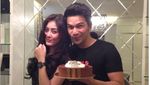 Potret Kenangan Ultah Dhena Devanka dengan Jonathan Frizzy