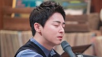 Tapi memang reaksi Song Hwa dari hal-hal kecil yang dilakukan Ik Jun menunjukkan betapa Song Hwa menyukai sang sahabat. (Foto: dok. Instagram @tvn_drama) 