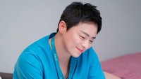 Apalagi kalau dia sedang berbicara dengan U Ju atau melihat video yang U Ju yang dikirimkan oleh Bibi atau Ik Sun.  (Foto: dok. Instagram @tvn_drama)