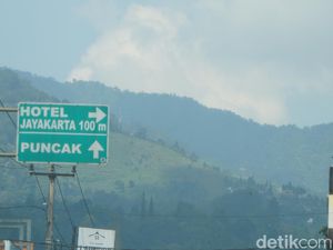 Kendaraan Mulai Padati Puncak Bogor Jelang Libur Nataru