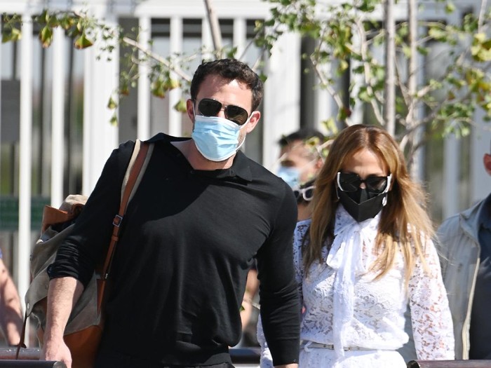 VENICE, ITALY - SEPTEMBER 09: Ben Affleck and Jennifer Lopez  arrive at the 78th Venice International Film Festival on September 09, 2021 in Venice, Italy. (Photo by Pascal Le Segretain/Getty Images)