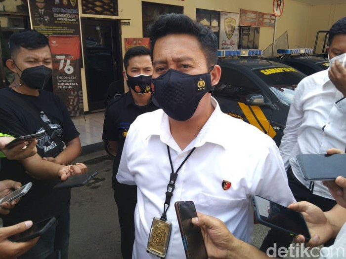 Kasat Reskrim Polres Malang  AKP Donny Kristian Baralangi