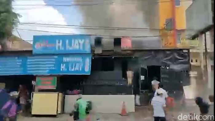 Kebakaran rumah makan di Samarinda
