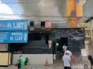 Kebakaran Rumah Makan di Samarinda, 14 Karyawan Alami Luka Bakar