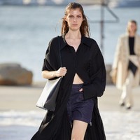 Desainer Peter Do menampilkan koleksi pertamanya di New York Fashion Week Spring/Summer 2022 setelah sebelumnya menggelar fashion show di Paris Fashion Week. Peter Do merupakan desainer favorit aktris Zendaya dan Beyonce. Foto: dok. Courtesy of Peter Do.  