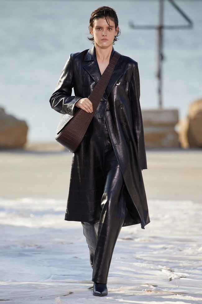 Desainer Peter Do menampilkan koleksi pertamanya di New York Fashion Week Spring/Summer 2022 setelah sebelumnya menggelar fashion show di Paris Fashion Week. Peter Do merupakan desainer favorit aktris Zendaya dan Beyonce. Foto: dok. Courtesy of Peter Do.  