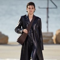 Desainer Peter Do menampilkan koleksi pertamanya di New York Fashion Week Spring/Summer 2022 setelah sebelumnya menggelar fashion show di Paris Fashion Week. Peter Do merupakan desainer favorit aktris Zendaya dan Beyonce. Foto: dok. Courtesy of Peter Do.  