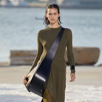 Desainer Peter Do menampilkan koleksi pertamanya di New York Fashion Week Spring/Summer 2022 setelah sebelumnya menggelar fashion show di Paris Fashion Week. Peter Do merupakan desainer favorit aktris Zendaya dan Beyonce. Foto: dok. Courtesy of Peter Do.  