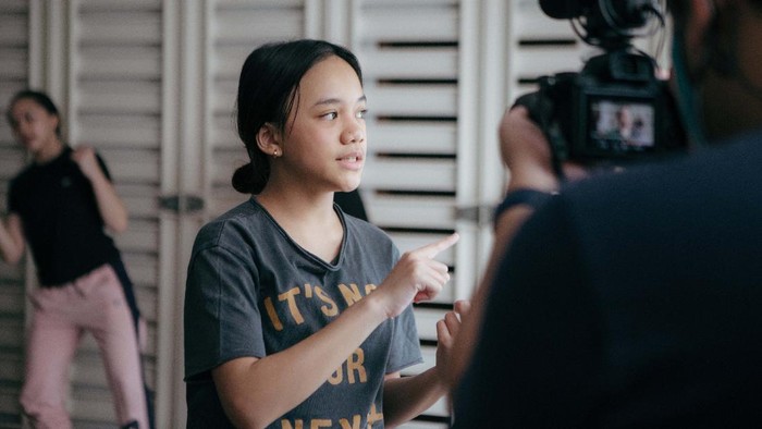 Pandemi membuat seniman berkreasi secara virtual. Seperti penyanyi Neona ini yang akan gelar konser virtual bertajuk 