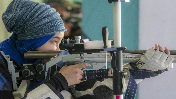 LATIHAN ATLET MENEMBAK SUMATERA SELATAN Atlet menembak Sumatera Selatan Maharani Ardy berlatih di Jakabaring Shooting Range, Jakabaring Sport City (JSC), Palembang, Sumatera Selatan, Jumat (10/9/2021). Tim menembak Sumatera Selatan menyiapkan 12 atlet untuk bertanding di PON XX/2020 Papua pada bulan Oktober mendatang dan menargetkan dua medali emas. ANTARA FOTO/Nova Wahyudi/foc.