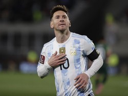Lionel Messi sudah tampil di empat Piala Dunia berbeda bersama Argentina, yakni pada 2006, 2010, 2014, dan 2018 dengan capaian terbaik menjadi runner-up pada 2014. Striker 34 tahun itu punya peluang tampil untuk kelima kalinya di Piala Dunia 2022, asal tidak cedera. Foto: AP/Juan Roncoroni
