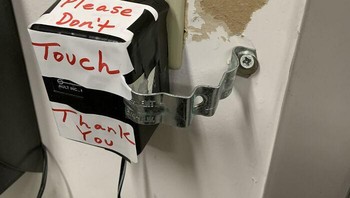 Kira-kira masih ada tidak karyawan yang melepaskannya? Foto: dok Reddit via Bored Panda