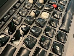 Deretan Masalah yang Bikin Tim IT Kantor Geleng-geleng dan Elus Dada