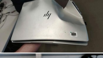 Mungkin laptop ini jatuh dari lantai 50. Foto: dok Reddit via Bored Panda