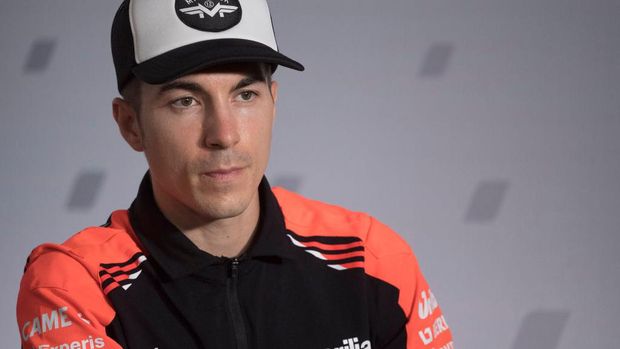 ALCANIZ, SPAIN - SEPTEMBER 09: Maverick Vinales of Spain  and Aprilia Racing Team Gresini  looks on during the press conference pre-event during the MotoGP of Aragon - Previews at Motorland Aragon Circuit on September 09, 2021 in Alcaniz, Spain. (Photo by Mirco Lazzari gp/Getty Images)