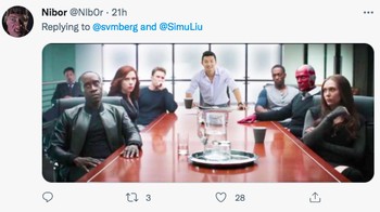 Yang ini iStock foto Simu Liu memimpin rapat, tapi peserta rapatnya diganti Tim Avengers. Foto: (Twitter)