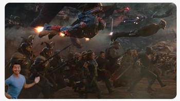 Shang-Chi ikut melawan Thanos, tapi pakai foto Simu Liu di iStock. Foto: (Twitter)