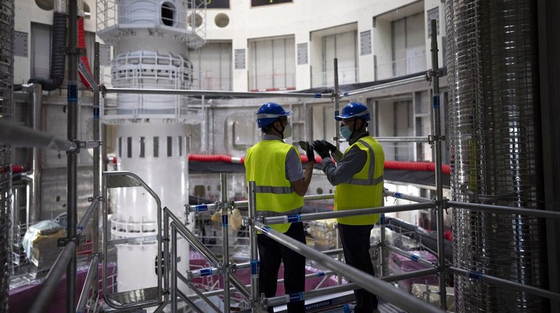 Proyek reaktor fusi International Thermonuclear Experimental Reactor (ITER) tengah digarap di Prancis. Proyek ini disebut sebagai proyek nuklir terbesar dunia.