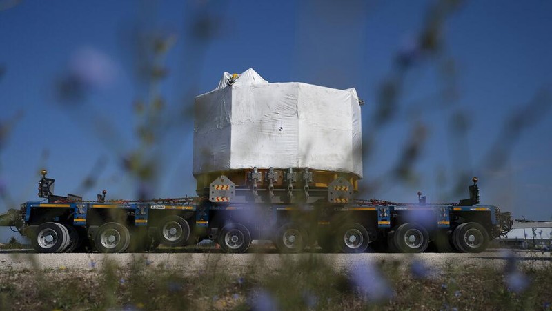 Proyek reaktor fusi International Thermonuclear Experimental Reactor (ITER) tengah digarap di Prancis. Proyek ini disebut sebagai proyek nuklir terbesar dunia.