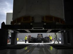 Mengintip Pabrik Matahari Buatan Terbesar Dunia di Prancis