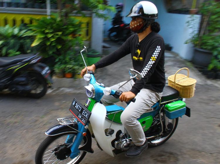 Keren! Motor Klasik Disulap Jadi Motor Listrik