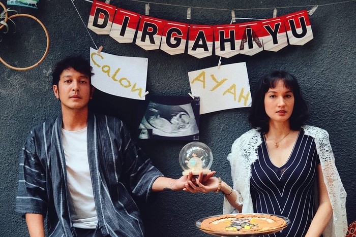 Nadine Chandrawinata Umumkan Hamil Anak Pertama saat Rayakan Ultah Dimas Anggara Nadine Chandrawinata Umumkan Hamil Anak Pertama saat Rayakan Ultah Dimas Anggara
