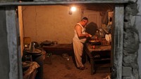 Nasib Zebulon Simentov menjadi sorotan usai Taliban kembali menguasai Afghanistan sejak beberapa waktu lalu. Melansir CNN, Simentov telah tinggal di Afghanistan sejak beberapa dekade dan telah melalui beragam konflik serta kekacauan politik, termasuk berkuasanya Taliban atas Afghanistan pada tahun 1996 hingga 2001 silam.