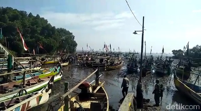 Nelayan di Pasuruan yang hilang tenggelam usai terempas angin kencang sudah ditemukan. Namun dalam kondisi tewas.