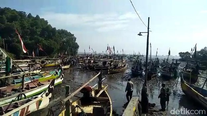 Nelayan di Pasuruan yang hilang tenggelam usai terempas angin kencang sudah ditemukan. Namun dalam kondisi tewas.
