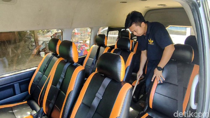 Pandemi COVID-19 berdampak terhadap pengusaha rental mobil dan sopir travel wisata di Kulon Progo, DIY, Jumat (10/9/2021).