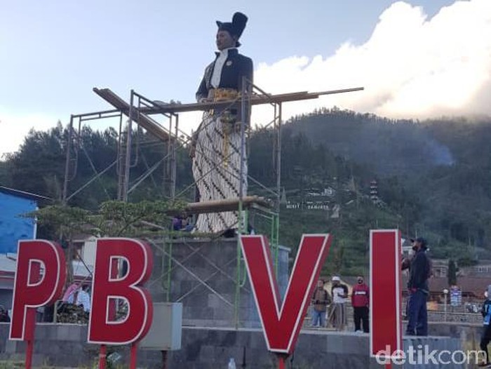 Patung Paku Buwono (PB) VI di Selo, Boyolali.