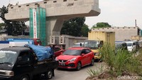 Seperti diketahui, kawasan tersebut kerap menjadi titik simpul kemacetan di Kota Bandung, apalagi di waktu berangkat dan pulang kerja atau pagi dan sore.