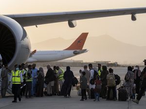 Penerbangan Komersial di Afghanistan Dibuka Kembali