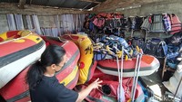 Agus pun berharap pandemi segera usai sehingga obyek wisata bisa dibuka kembali. Kami berharap segera berlalu agar kami bisa buka dan beraktivitas kembali. Bisa membangun ekonomi terutama daerah kami dan terutama Magelang agar wisata kembali bergeliat dan bisa eksis kembali, hidup normal seperti sedia kala, tutup Agus. (Eko Susanto/detikTravel)