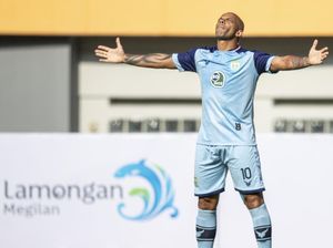 Persela Lamongan Kalahkan Persipura Jayapura