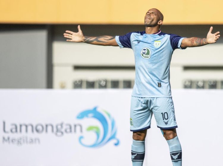 Persela Lamongan Kalahkan Persipura Jayapura