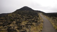 Di pulau ini terdapat Gunung Mihara yang merupakan gunung berapi paling aktif di Jepang dan tingginya hanya 764 mdpl. (Getty Images/iStockphoto)