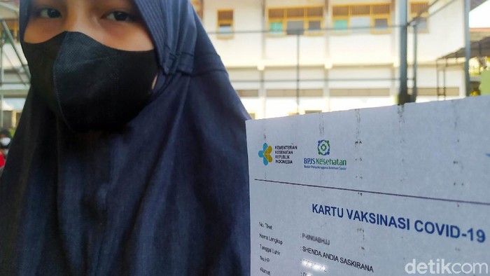 Ratusan Pelajar SMP di Blora Jalani Vaksinasi Ratusan pelajar SMP N 1 Blora antusias mengikuti vaksinasi di sekolahnya. Mereka pun berharap agar bisa segera kembali menjalani pembelajaran tatap muka.