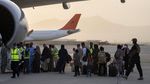 Taliban Izinkan WNA Pergi, Ratusan Warga Asing Tinggalkan Afghanistan