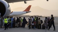 Seperti dilansir Reuters, Kamis (9/9/2021), hal tersebut diungkapkan seorang pejabat AS yang enggan disebut namanya kepada Reuters. Menurut pejabat AS itu, Taliban ditekan oleh Perwakilan Khusus AS Zalmay Khalilzad untuk mengizinkan evakuasi ratusan warga AS dan warga negara lainnya yang masih tertinggal di Afghanistan itu.