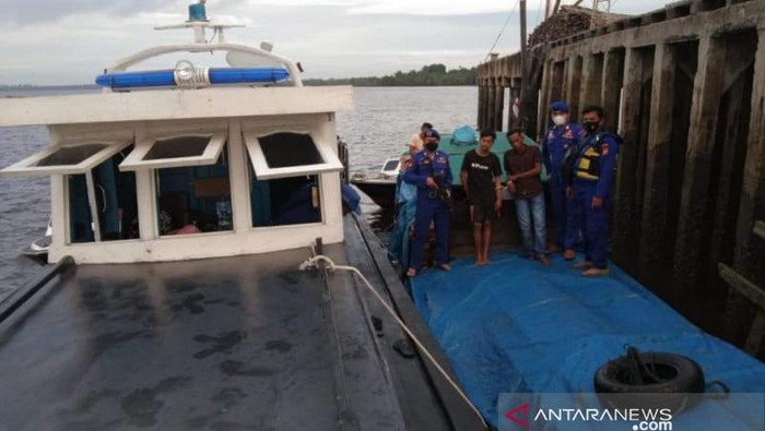 Rencana penjualan kayu-kayu hasil penebangan ilegal digagalkan Ditpolairud Polda Riau