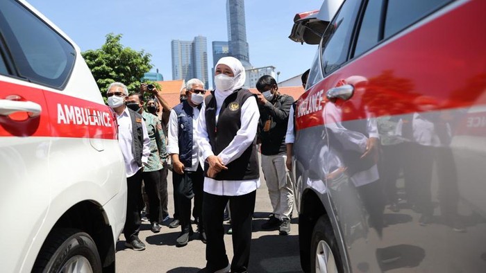 Tingkatkan Pelayanan Lansia, 7 UPT Dinsos Jatim Dapat Ambulans