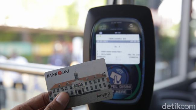 TransJakarta Uji Coba 1 Bus Listrik