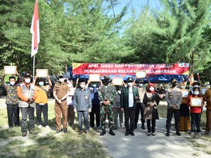 Bupati Kebumen Beri Penghargaan ke Ratusan Relawan COVID